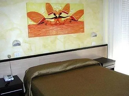 Отель Orly 3*
